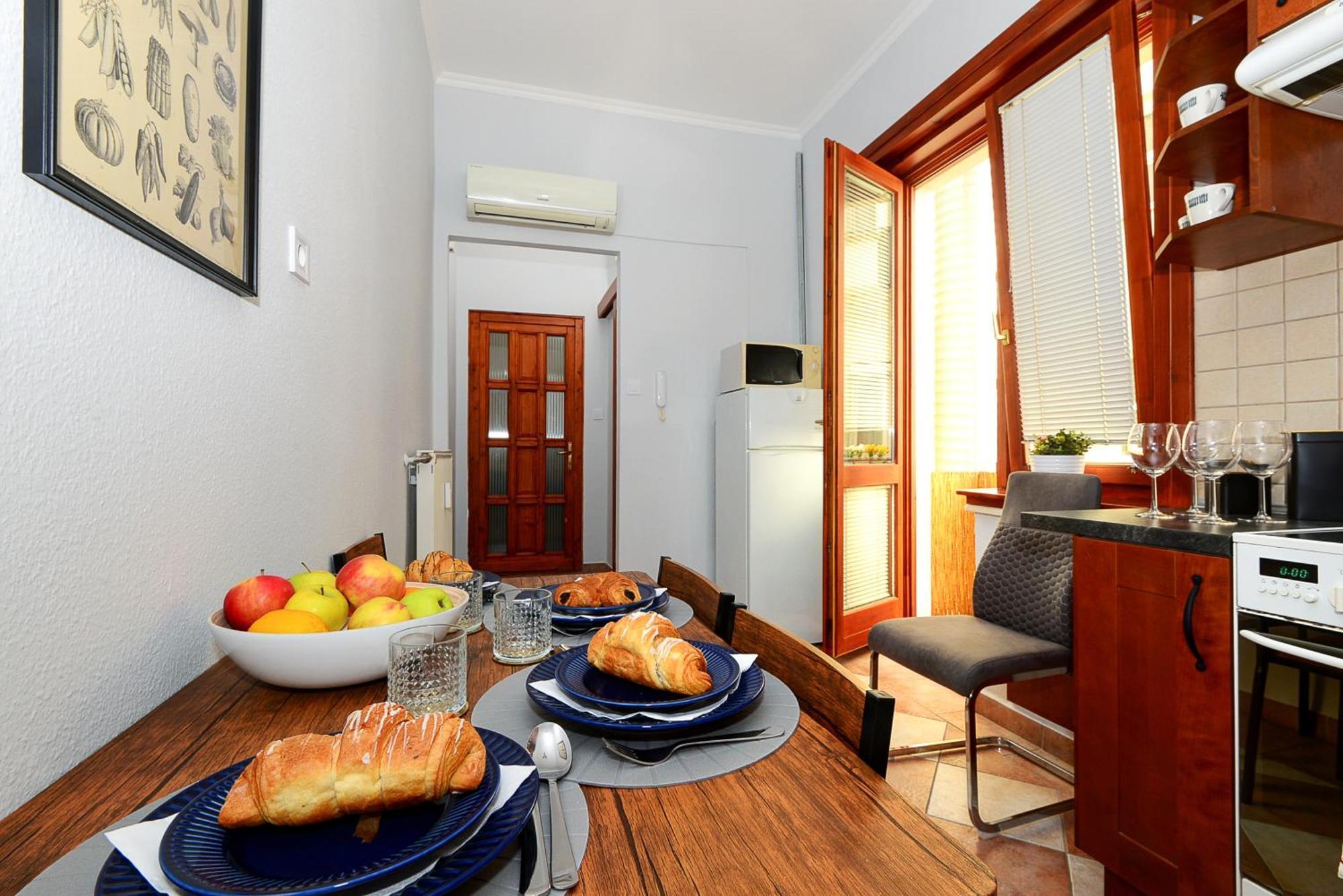Singer Residence R162 — Fotók 1